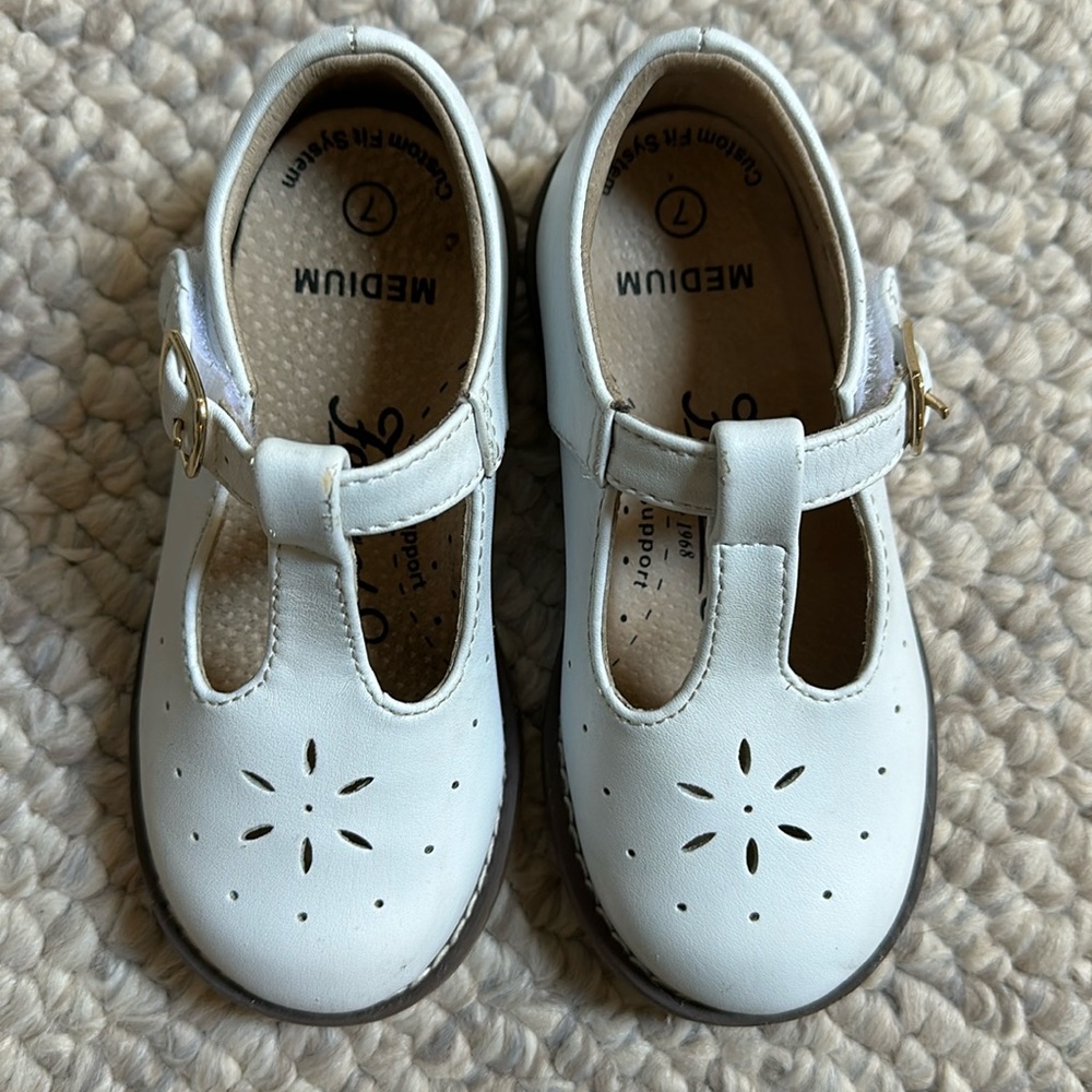 Footnotes - White Size 7 Maryjane’s